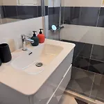 Hotel Airstay Seaview