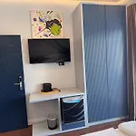 Hotel Airstay Seaview *