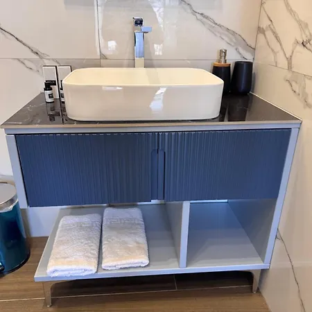 Hotel Airstay Seaview *