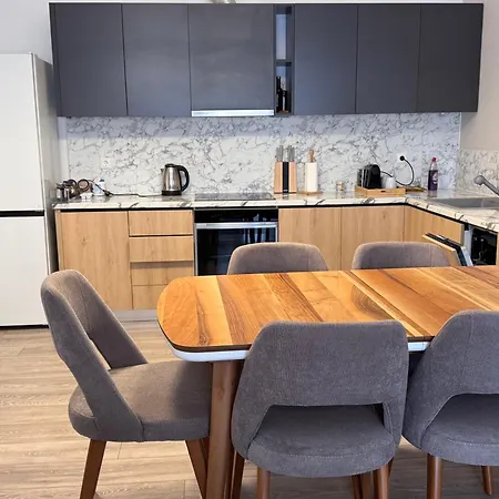 Hotel Airstay Seaview Sarandë