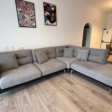 Airstay Seaview Hotel