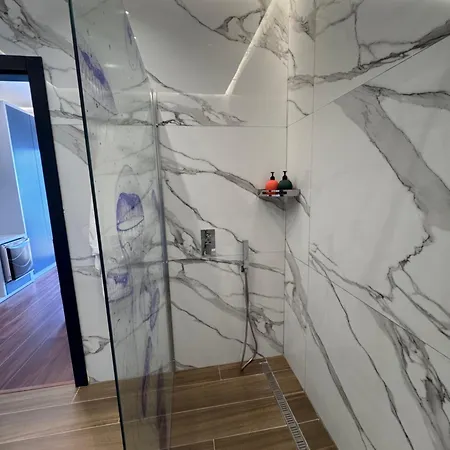 Airstay Seaview Hotel Sarandë