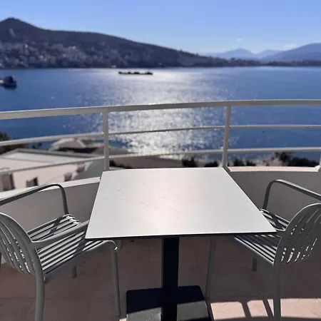 Airstay Seaview Hotel Sarande