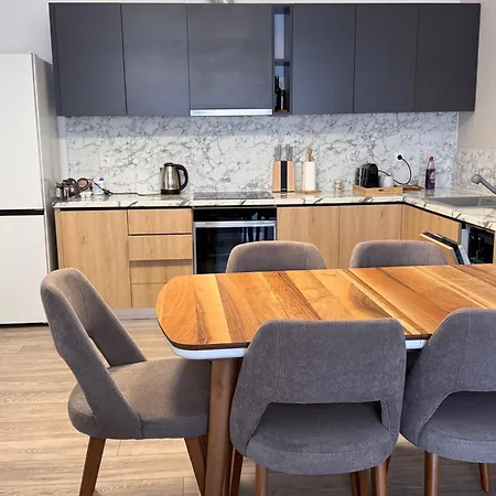 Hotel Airstay Seaview Sarandë