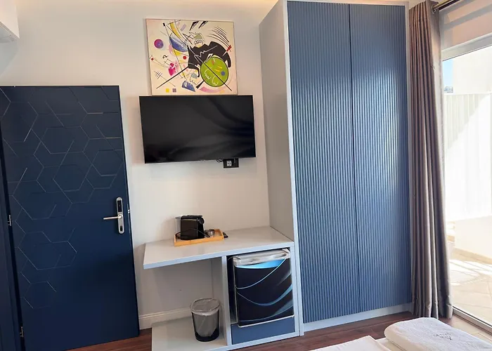 Hotel Airstay Seaview *